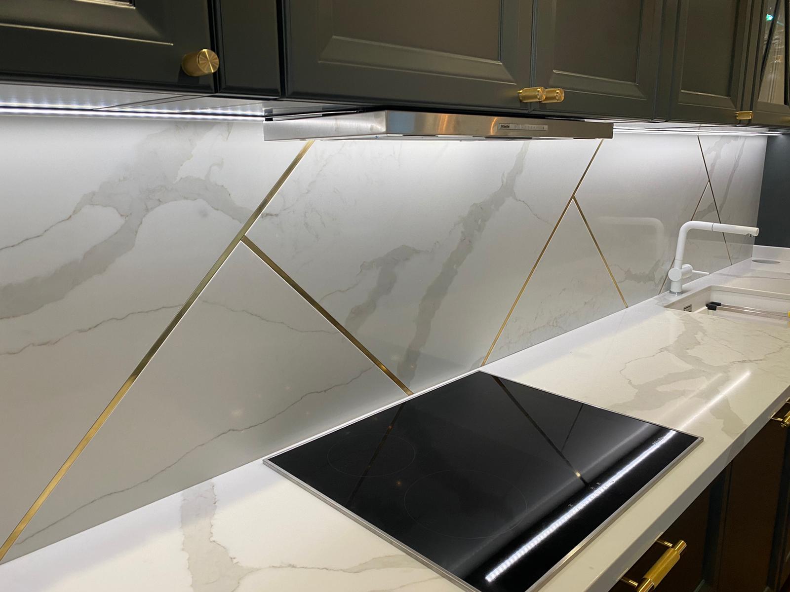 Blat Bucatarie Quartz Marmorea Golden 01 – Bistrita — imaginea 4