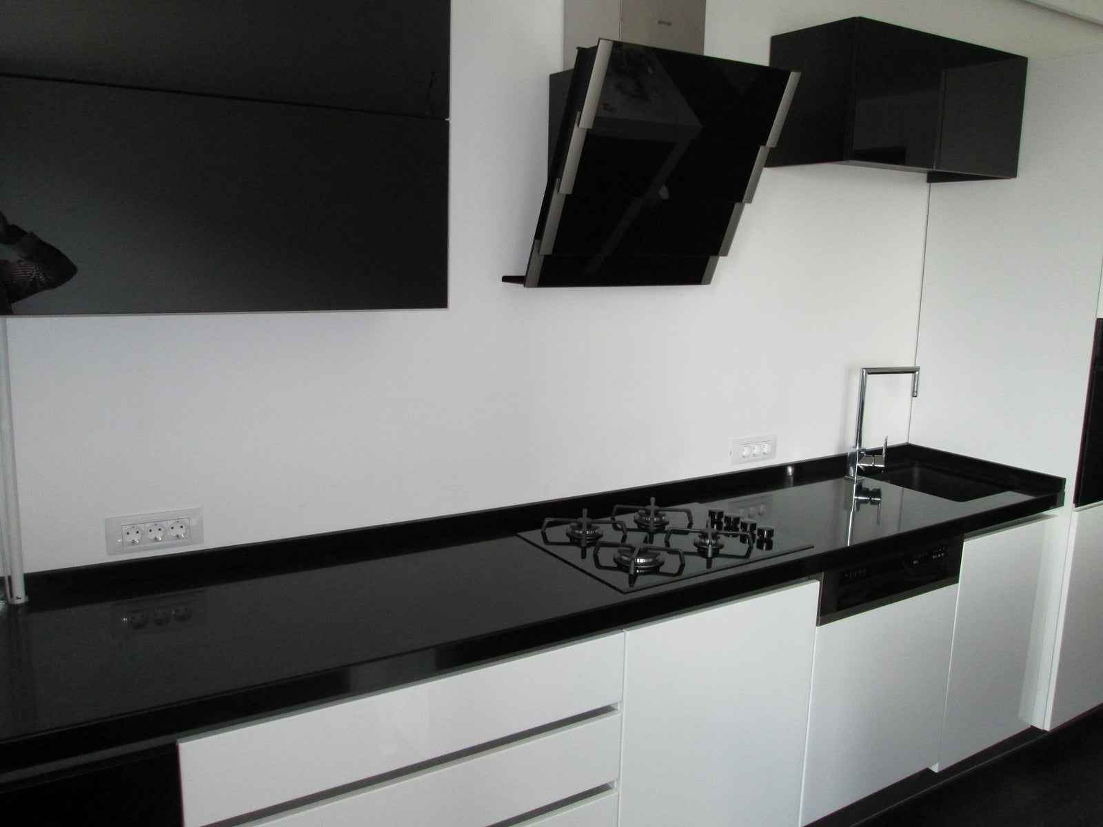 Blat bucatarie quartz Superblack – Bucuresti 01 — imaginea 4