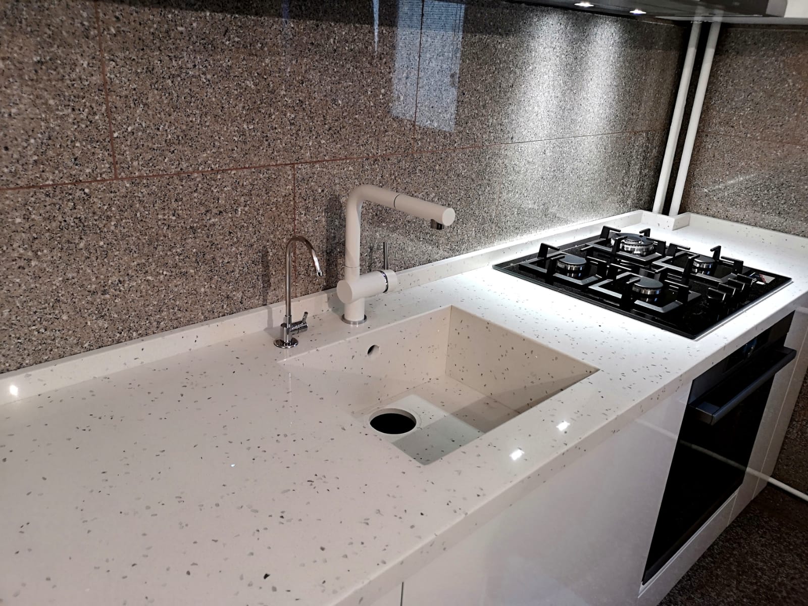 Blat bucatarie quartz Mirat 02 – Bucuresti — imaginea 3