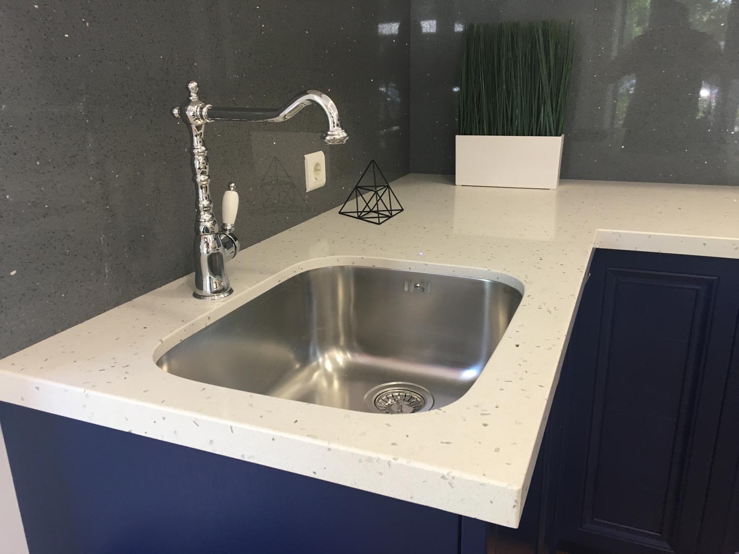 Blat bucatarie quartz Mirat Profil Clasic 4cm 01 – Bucuresti — imaginea 5