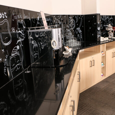 Blat de bucatarie QUARTZ BRILLIANT BLACK